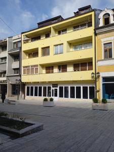 Το κτήριο όπου στεγάζεται  το διαμέρισμα