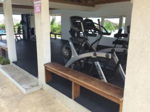 Fitness centrum a/nebo fitness zařízení v ubytování Richmond - Heroes Villa, AC, Security, Access to Pool, Playground & Private Beach - Welcome Breakfast Basket