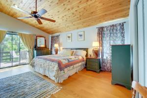 Gallery image of Prescott Cabin Rental Game Room and Mountain Views! in Prescott +17 photos