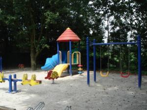 Herní místnost nebo prostor pro děti v ubytování Verblijfpark De Brem