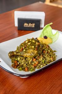 Comida no hotel ou em algum lugar perto
