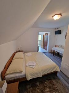 Fotografie z fotogalerie ubytování SOBE I APARTMAN VUK v destinaci Čatrnja