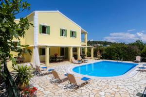 Πισίνα στο ή κοντά στο Villa Charchala