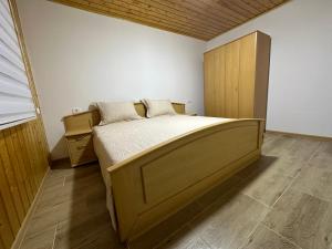 Pejovic apartmani Mojkovac 객실 침대