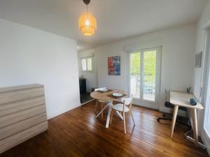 Fotografie z fotogalerie ubytování studio cosy face à la gare v destinaci Lorient