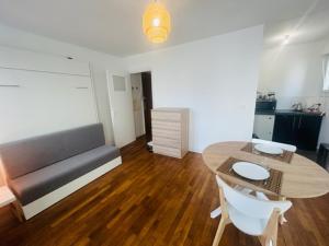 Fotografie z fotogalerie ubytování studio cosy face à la gare v destinaci Lorient