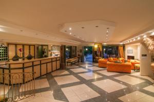 A seating area at Trefon Hotel Apartments and Family Suites