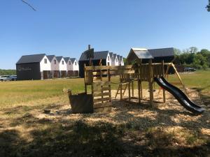 Herní místnost nebo prostor pro děti v ubytování Morski Las