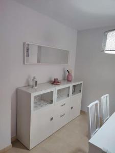 Posteľ alebo postele v izbe v ubytovaní Sunny Guadalmina Apartment