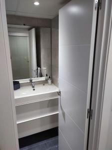 Kúpeľňa v ubytovaní Sunny Guadalmina Apartment