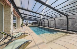 Bazén v ubytování Le Loft De La Grange nebo v jeho okolí
