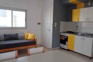 Gallery image of Luminoso monoambiente céntrico con cochera cubierta in La Plata