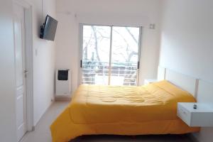 Gallery image of Luminoso monoambiente céntrico con cochera cubierta in La Plata +8 photos