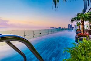 Üldine merevaade või majutusasutusest Peninsula Hotel Danang pildistatud vaade