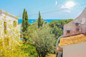 una casa con vistas al océano en Tere - holiday home with private swimming pool in Calpe, en Calpe