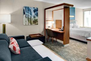 Кровать или кровати в номере SpringHill Suites by Marriott Kansas City Lenexa/City Center