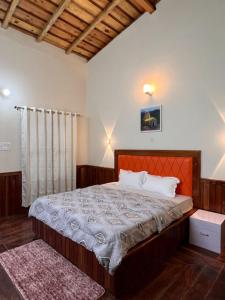 Postel nebo postele na pokoji v ubytování Cortland Jungle Resort
