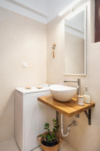 Koupelna v ubytování Areti InCreteble Cretan Residences Collection + 24 fotografií