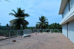 Rõdu või terrass majutusasutuses Fig House Anjuna-Chapora Road , Siolim 1BHK Suite