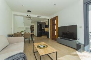 TV a/nebo společenská místnost v ubytování 208 Luxury Villa Pool Sauna Cinema - Alicante Hol