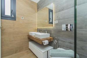 Koupelna v ubytování 208 Luxury Villa Pool Sauna Cinema - Alicante Hol