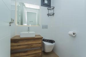 Koupelna v ubytování 208 Luxury Villa Pool Sauna Cinema - Alicante Hol
