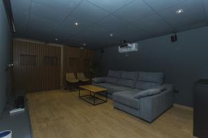 Posezení v ubytování 208 Luxury Villa Pool Sauna Cinema - Alicante Hol