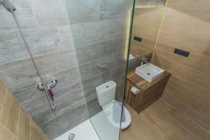 Koupelna v ubytování 208 Luxury Villa Pool Sauna Cinema - Alicante Hol