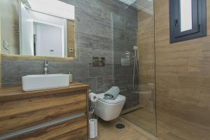 Koupelna v ubytování 208 Luxury Villa Pool Sauna Cinema - Alicante Hol