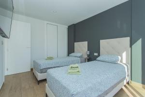 Postel nebo postele na pokoji v ubytování 208 Luxury Villa Pool Sauna Cinema - Alicante Hol