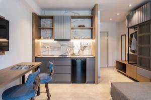 A kitchen or kitchenette at Sole Mare