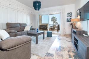 Posezení v ubytování La Cala de Mijas Sea view apartment with pool in Mijas by Costarentals - Ref 219