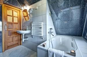 Kúpeľňa v ubytovaní Willa Karpinskich + 37 fotografií