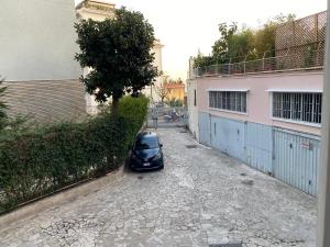 ナポリにあるBelcantoの隣の路上駐車