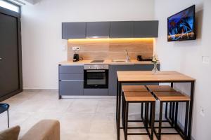 Majoituspaikan Sweven luxury apartments keittiö tai keittotila