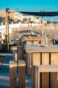 Un balcón o terraza de Hôtel Le Rivage vue sur mer - Châtelaillon-plage