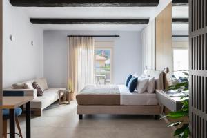 A seating area at Sole Mare