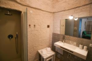 Vannituba majutusasutuses Masseria Trullo Sovrano Exclusive B&B
