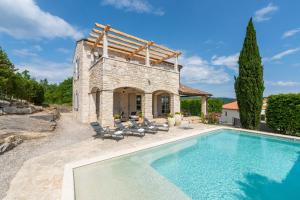 Πισίνα στο ή κοντά στο Villa Habibi
