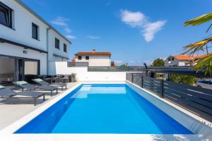 Πισίνα στο ή κοντά στο Villa T & K