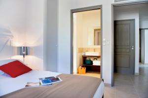 Postel nebo postele na pokoji v ubytování Lagrange Vacances - Le Clos Savornin