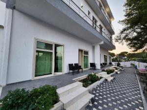 O edifício em que a casa de hóspedes se localiza
