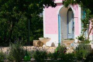 Aed väljaspool majutusasutust Masseria Trullo Sovrano Exclusive B&B