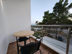Uma varanda ou terraço em Sea Front Villa