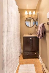 A bathroom at Hidden Valley -1 BR w/ Loft -2 Min. walk to Pool/Ten