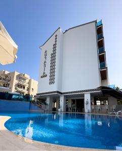 Bazén v ubytování Aurasia Design Hotel nebo v jeho okolí