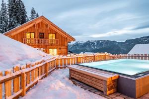Gallery image of Poolchalet Dachsteinblick in Pruggern