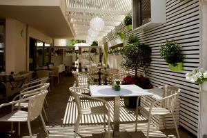 Restaurace v ubytování Svea Hotel + 26 fotografií