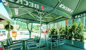 Restoran või mõni muu söögikoht majutusasutuses Hotel Sax Balkan