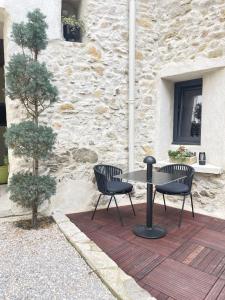 Patio lub wspólna przestrzeń na świeżym powietrzu w obiekcie L'Oiseau Bleu PEACOCK